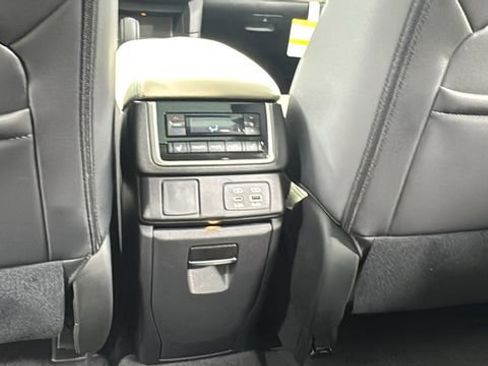 New 2026 Subaru Ascent Limited AWD/4WD image 38