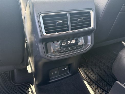 New 2026 Volkswagen Atlas SE image 23