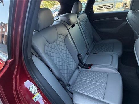Used 2018 Audi SQ5 Prestige w/ Prestige Package AWD/4WD image 16