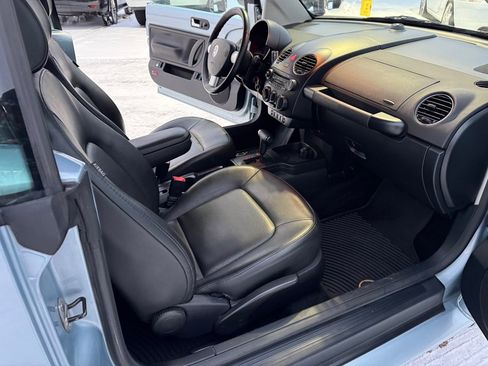 Used 2009 Volkswagen Beetle S image 23