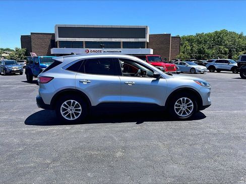 Used 2022 Ford Escape SE w/ Cold Weather Package AWD/4WD image 6