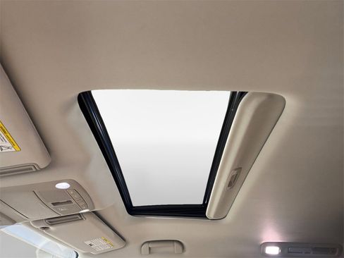 Used 2019 Nissan Armada SL w/ Premium Package image 23