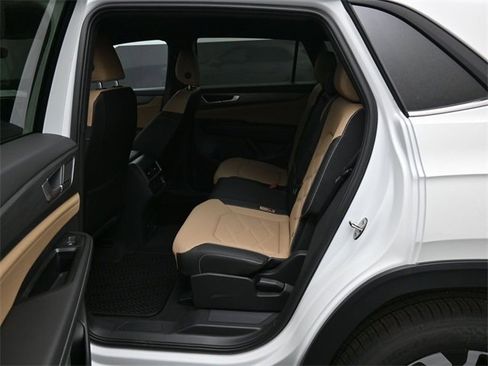 New 2026 Volkswagen Atlas Cross Sport SE image 11