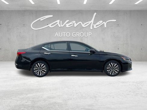 New 2025 Nissan Altima 2.5 SV image 17