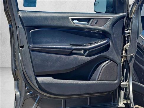 Used 2018 Ford Edge SEL w/ Equipment Group 201A FWD image 10