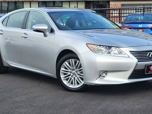 Used 2014 Lexus ES 350 w/ Luxury Package FWD image 4
