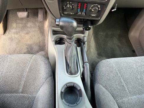 Used 2004 Chevrolet TrailBlazer LS w/ LS Preferred Equipment Group AWD/4WD image 17