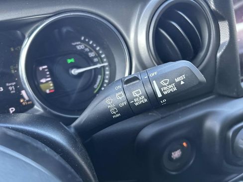 Used 2023 Jeep Wrangler Unlimited w/ Dual Top Group image 33