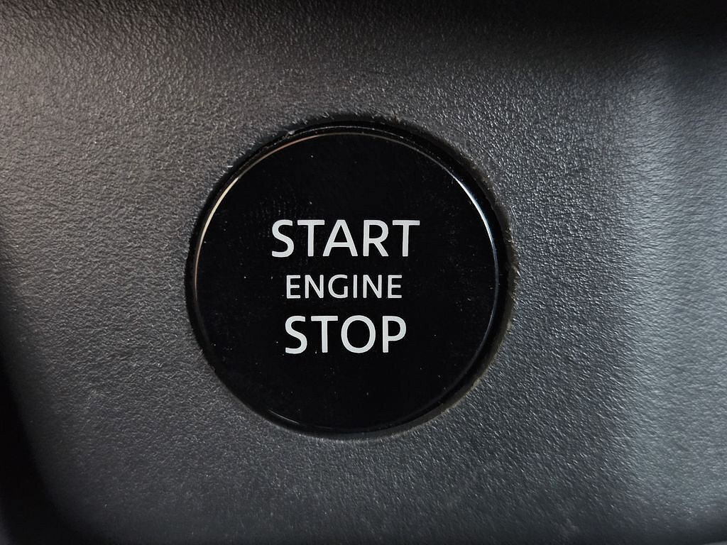 Used 2024 Nissan Rogue SV AWD/4WD image 18