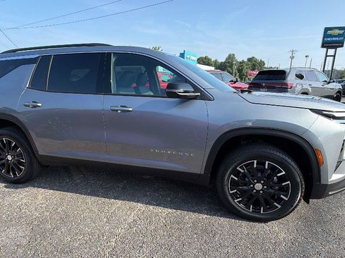 New 2026 Chevrolet Traverse LT w/ Sun and Wheel Package FWD image 8