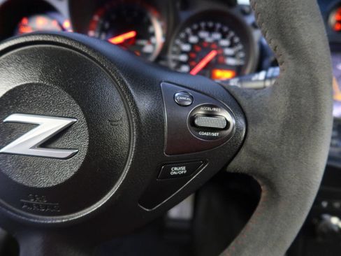 Used 2016 Nissan 370Z NISMO image 21