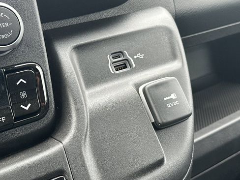 New 2026 RAM ProMaster 3500 w/ Quick Order Package 22G SLT image 25