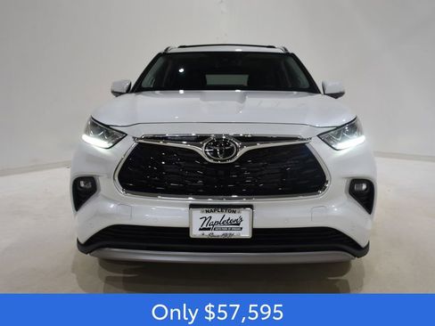 New 2026 Toyota Highlander Platinum image 2