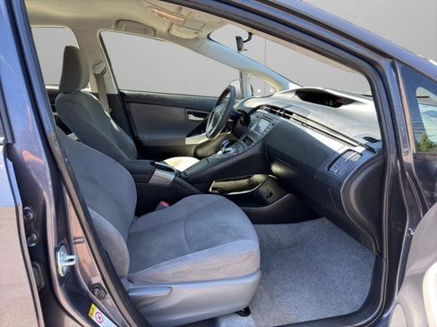 Used 2014 Toyota Prius Three FWD image 13