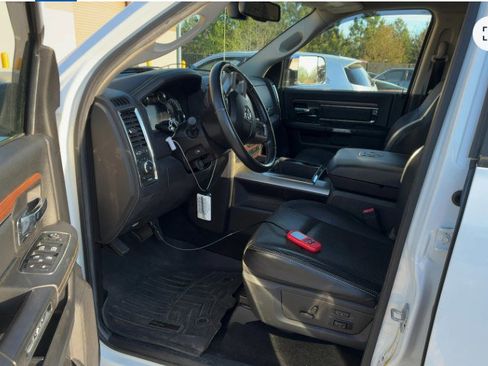 Used 2013 RAM 2500 Laramie w/ Convenience Group image 9