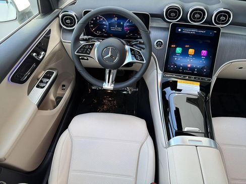 Used 2026 Mercedes-Benz GLC 300 image 27