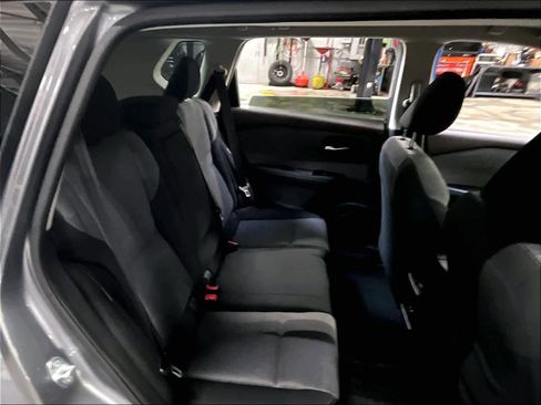 Used 2023 Nissan Rogue SV image 15