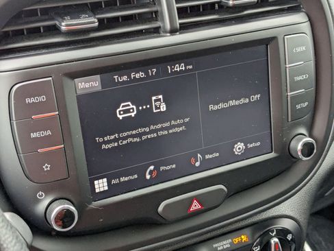 Used 2025 Kia Soul LX w/ LX Technology Package image 24