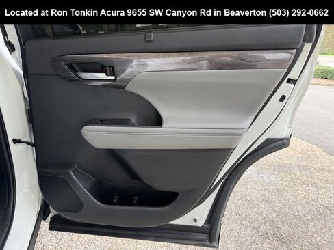 Used 2020 Toyota Highlander Platinum image 30