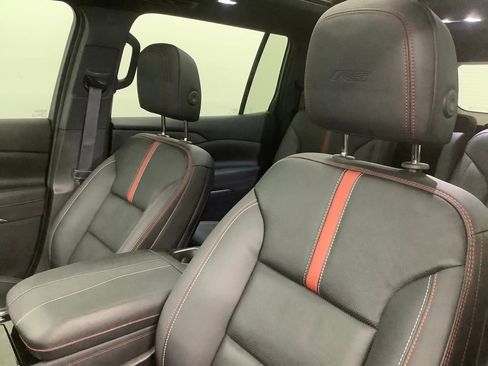 Used 2024 Chevrolet Traverse RS w/ LPO, Floor Liner Package AWD/4WD image 12