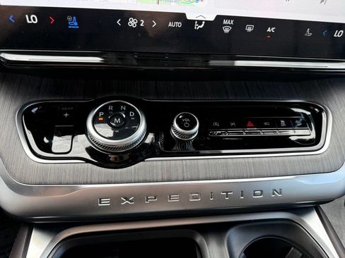 New 2026 Ford Expedition Platinum w/ Platinum Ultimate Package AWD/4WD image 27