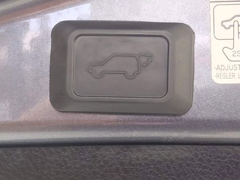 Used 2017 Toyota RAV4 Limited AWD/4WD image 19