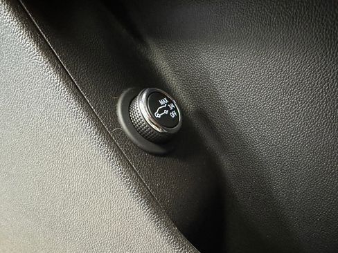 Certified 2022 Cadillac XT5 Premium Luxury w/ LPO, Floor Liner Package image 4