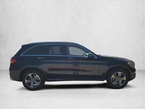 Used 2019 Mercedes-Benz GLC 300 4MATIC image 4