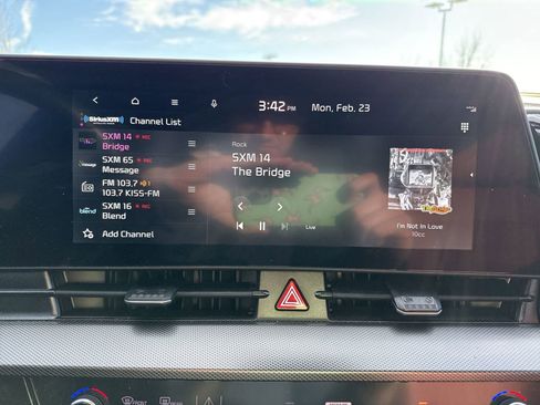 Used 2025 Kia Sportage SX image 16