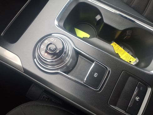 Used 2019 Ford Fusion SE image 19