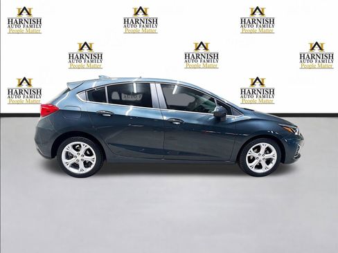 Used 2019 Chevrolet Cruze Premier FWD image 4