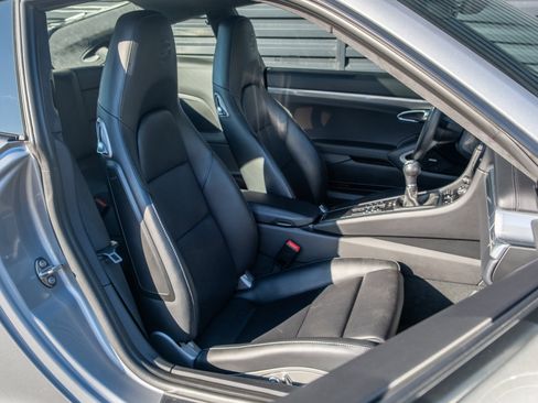 Certified 2019 Porsche 911 Carrera S image 33