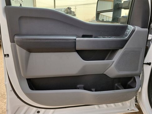 Used 2024 Ford F250 XLT w/ FX4 Off-Road Package image 18