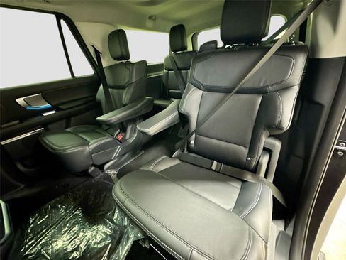 New 2026 Ford Expedition Max Platinum w/ Driver's Package image 25