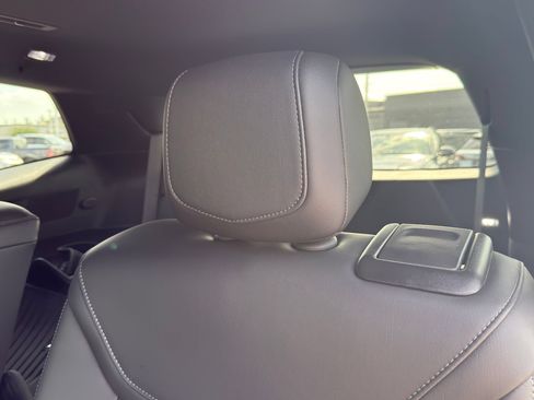 Used 2025 Cadillac XT6 Sport w/ Technology Package AWD/4WD image 34