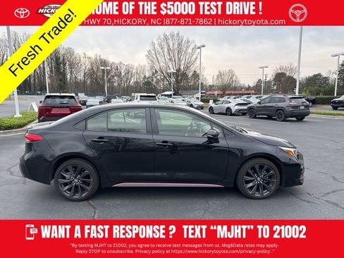 Used 2023 Toyota Corolla SE w/ SE Package image 4