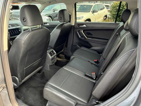 Used 2019 Volkswagen Tiguan SEL AWD/4WD image 18