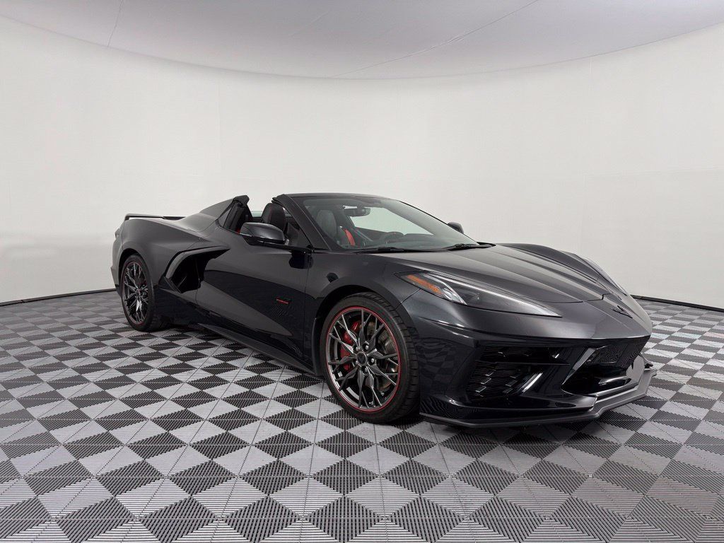 Used 2023 Chevrolet Corvette Stingray Premium Conv w/ Z51 Performance Package RWD image 2