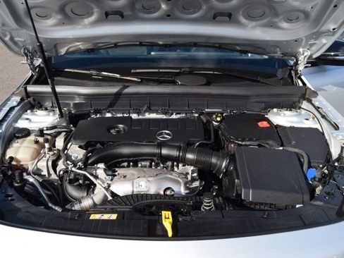 Used 2022 Mercedes-Benz GLB 250 4MATIC w/ AMG Line image 33