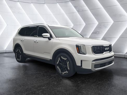 Used 2023 Kia Telluride EX FWD image 7
