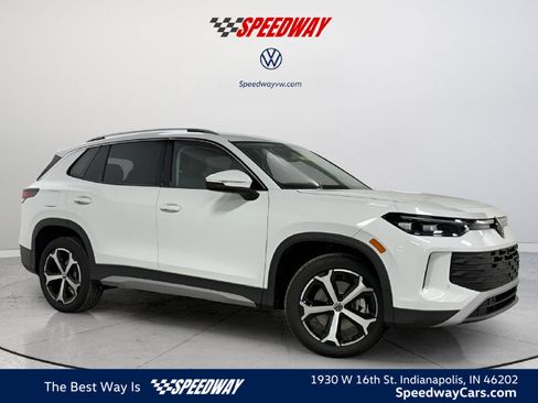 New 2026 Volkswagen Tiguan SE AWD/4WD image 1