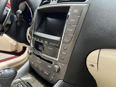 Used 2010 Lexus IS 350C image 37