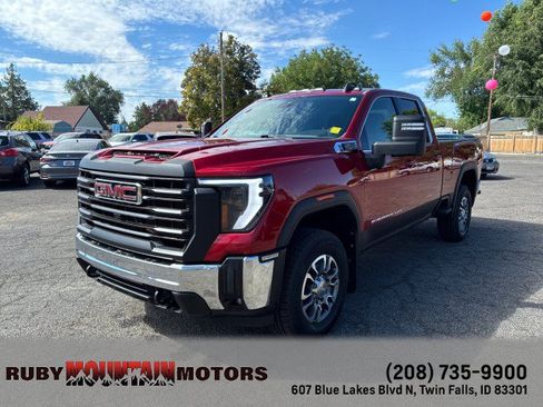 Used 2024 GMC Sierra 2500 SLE AWD/4WD image 3