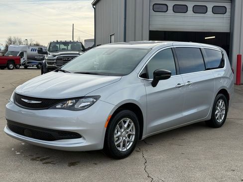 New 2026 Chrysler Voyager LX image 3