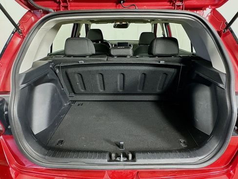 Used 2025 Hyundai Venue SEL FWD image 28