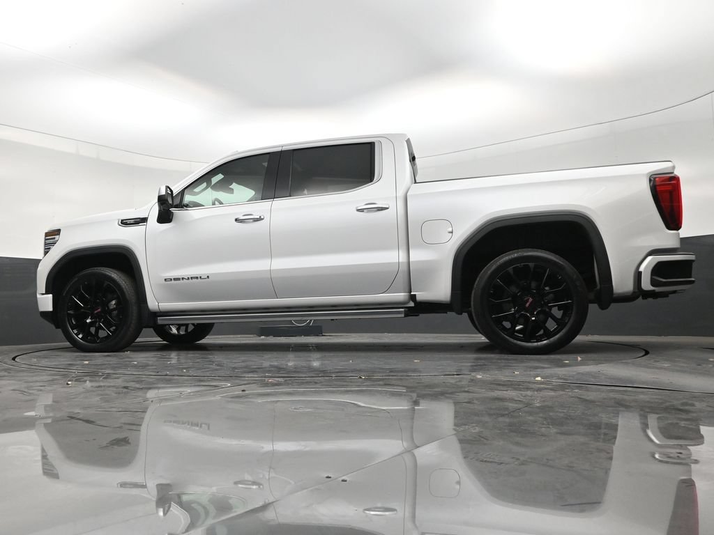 Used 2023 GMC Sierra 1500 Denali w/ Denali Carbonpro Edition AWD/4WD image 21