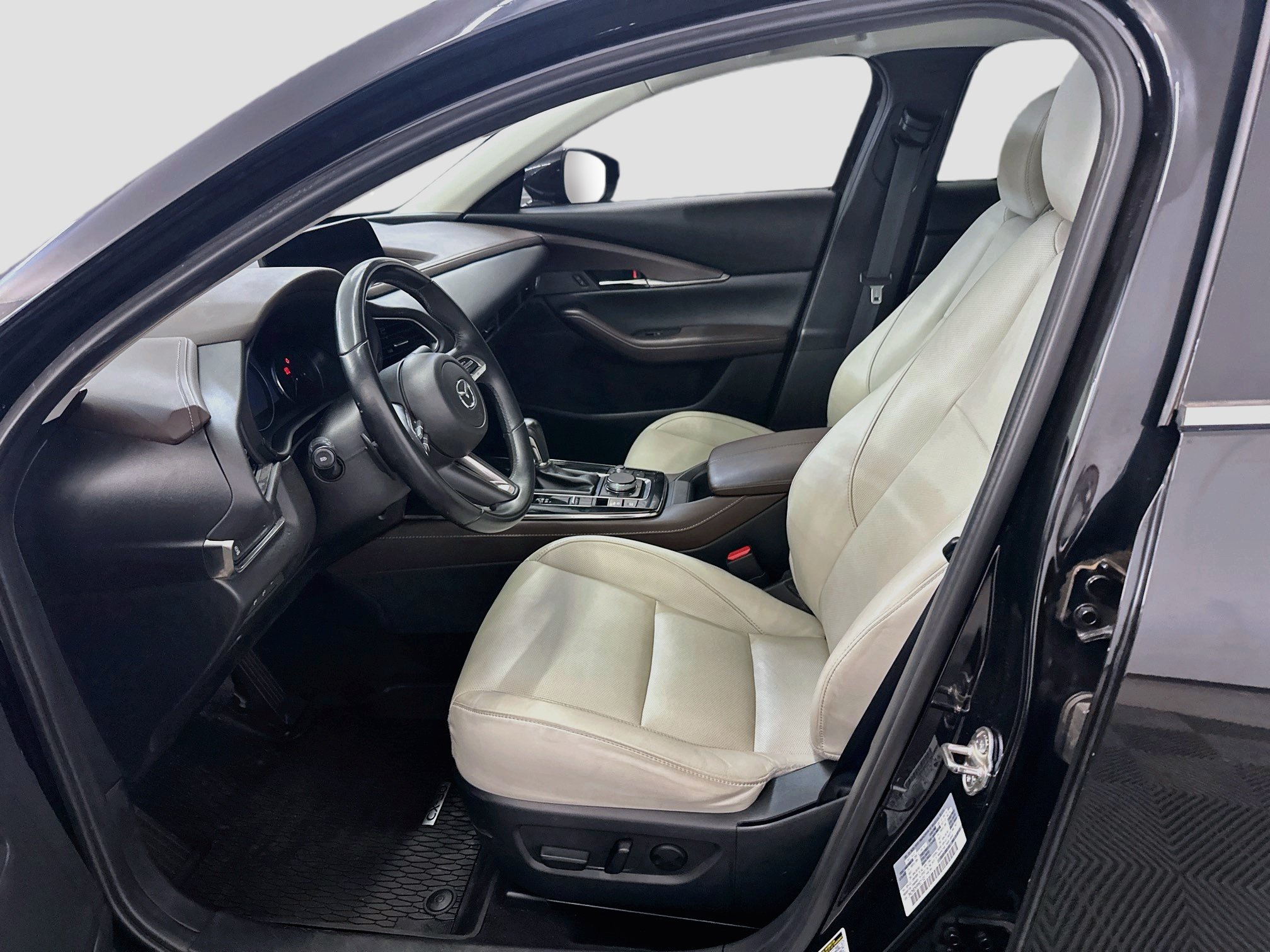 Used 2023 MAZDA CX-30 AWD 2.5 S w/ Premium Package image 13