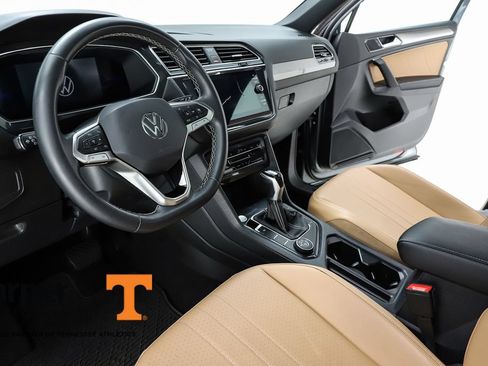 Used 2022 Volkswagen Tiguan SE w/ Panoramic Sunroof Package AWD/4WD image 57
