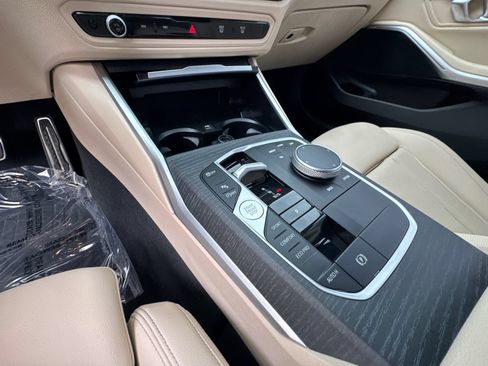 Used 2025 BMW 330i Sedan w/ M Sport Package RWD image 30