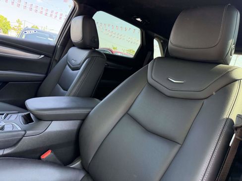 Used 2023 Cadillac XT5 Luxury AWD/4WD image 12